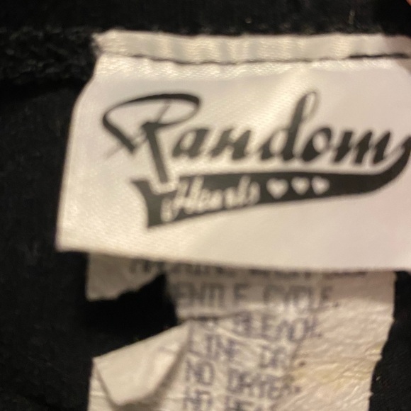 ⭐️HP⭐️Rock-n-Beauty x Random Hearts - Picture 5 of 6